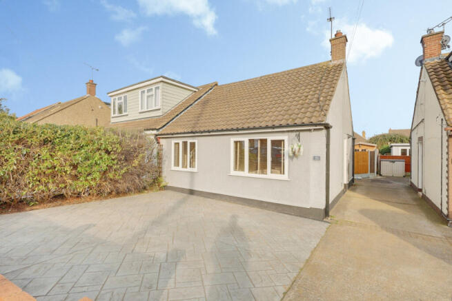 3 bed property, in Alderleys, £375,000