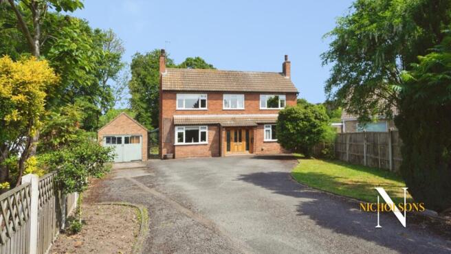 3 bed property, in A beautiful home on a great plot on Ordsall Park Close!, £450,000