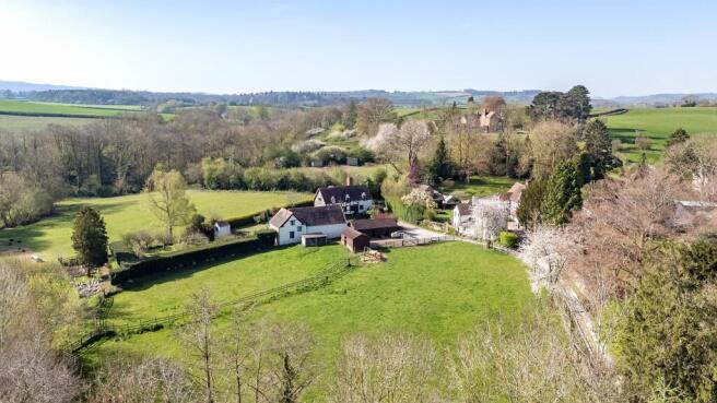 3 bed property, in Crown Lane, £795,000