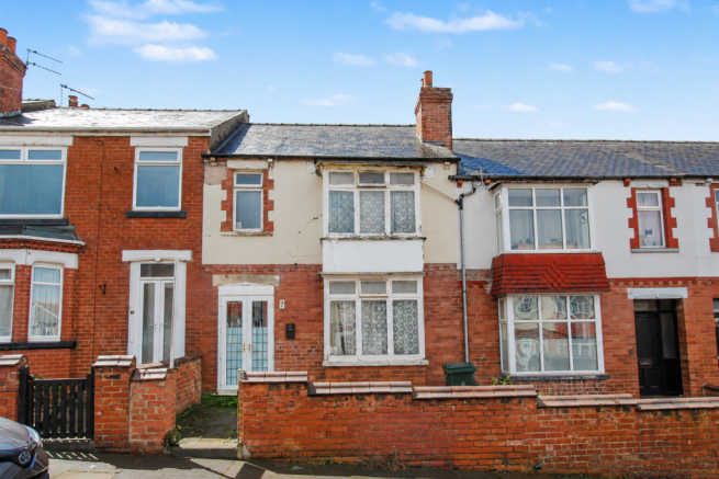 3 bed property, in 7 Mansfield Road, £35,000
