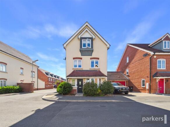 4 bed property, in Jasmine Square, £550,000
