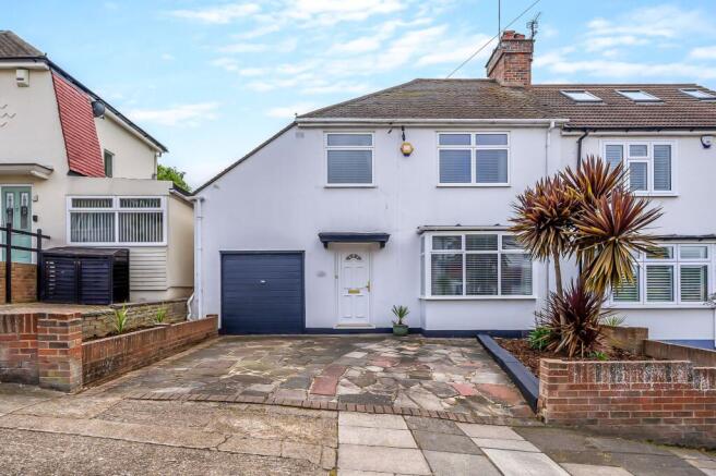3 bed property, in Cranmore Road, £585,000
