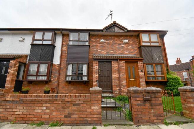 2 bed property, in Bessborough Road, £140,000