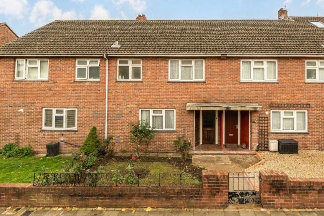 3 bed property, in St. Ann's Hill, £650,000