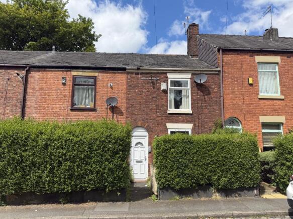 2 bed property, in 23 Crab Lane, £117,500