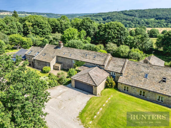 4 bed property, in Lamb Springs Lane, £835,000