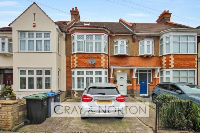 3 bed property, in Shirley Park Road, £560,000