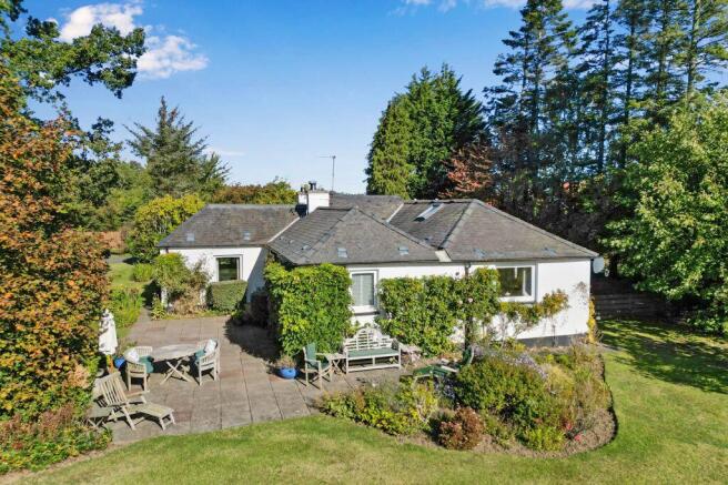 5 bed property, in Letham Acredales, £950,000