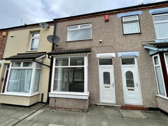 2 bed property, in Brunton Street, £80,000