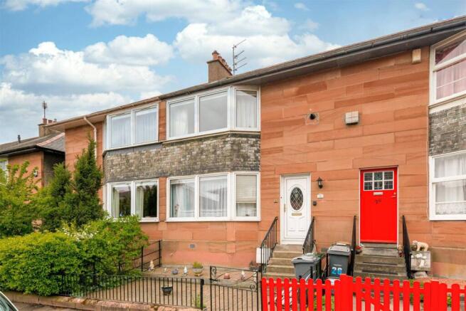2 bed property, in Glenlee Gardens, £340,000