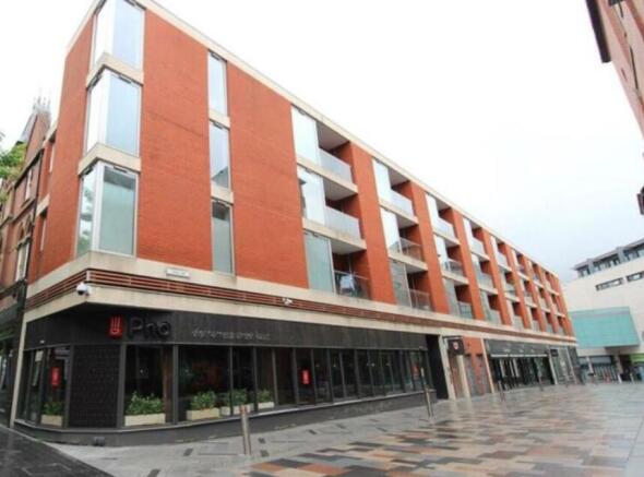 2 bed property, in The Bar, £170,000