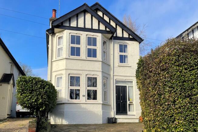 3 bed property, in Amersham Road, £545,000