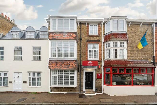 2 bed property, in Thames Street, £1,000,000