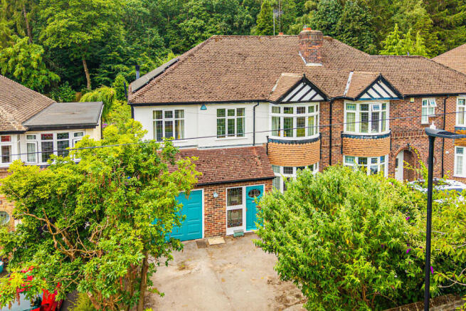 5 bed property, in 121 Dobcroft Road, £800,000