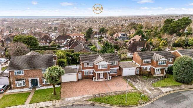 4 bed property, in Ash Close, £1,250,000