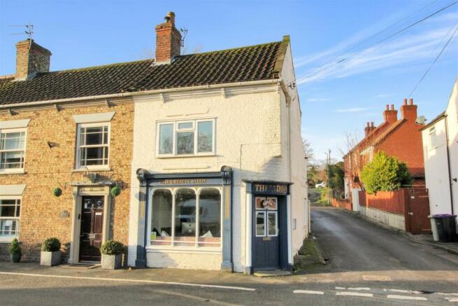 2 bed property, in Mount Pleasant, £150,000