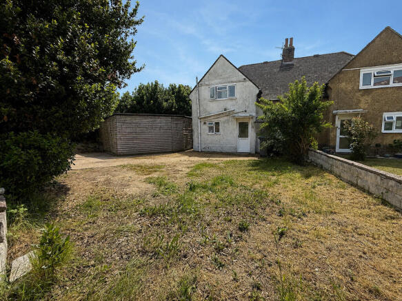 3 bed property, in The Gardens, £375,000