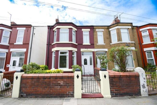 4 bed property, in Crescent Road, £230,000