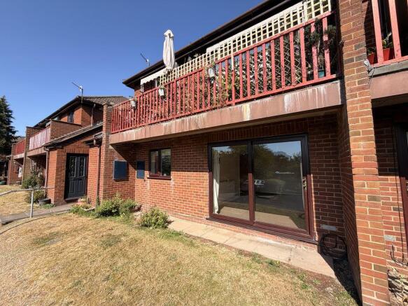 2 bed property, in St. Andrews Green, £80,000