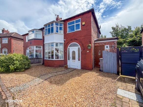 3 bed property, in Downs Drive, £485,000