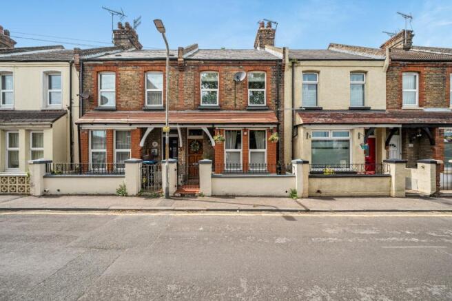 2 bed property, in Church Road, £235,000
