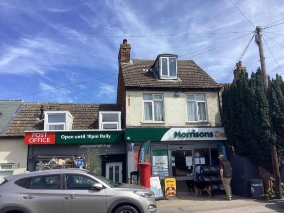 2 bed property, in Flat At 208 High Road, £82,000