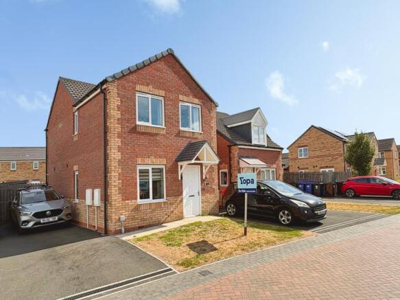 3 bed property, in South Moor Drive, £170,000