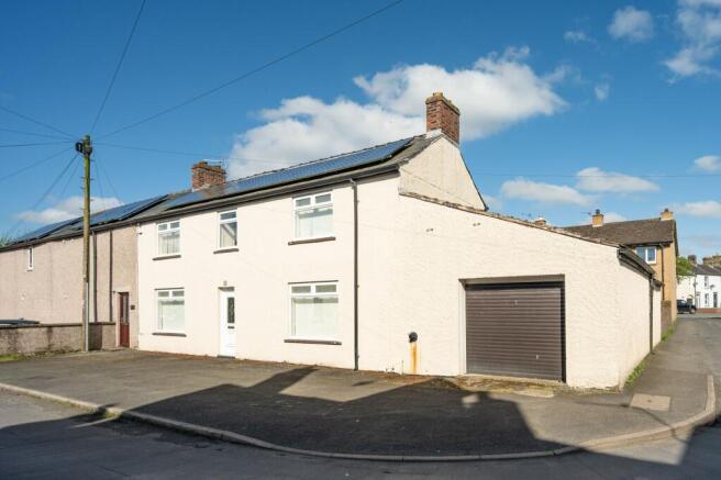 2 bed property, in 10 Ward Street, £180,000