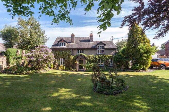 3 bed property, in Astbury Lane Ends, £475,000