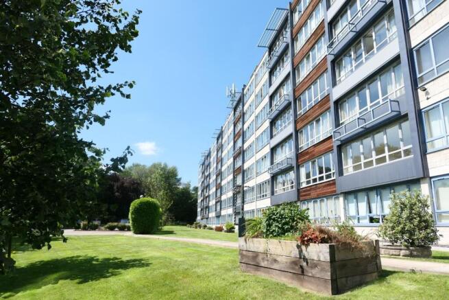 2 bed property, in Ingledew Court, £110,000