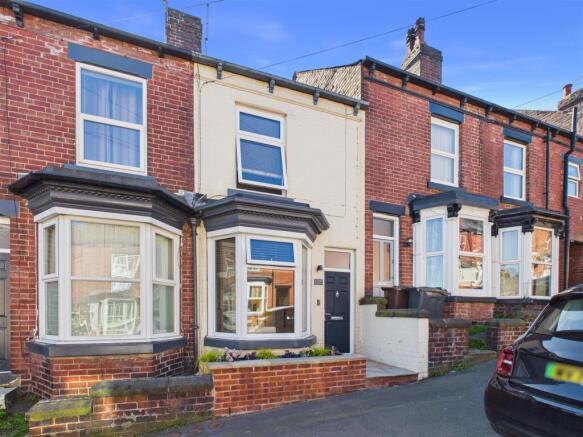 3 bed property, in Fulmer Road, £325,000