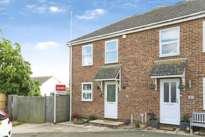 2 bed property, in Wadham Place, £250,000