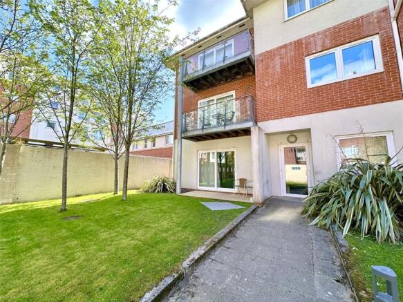 1 bed property, in Lord Street, £87,000