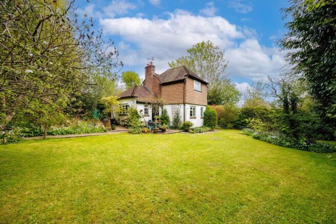 3 bed property, in High Street, £500,000
