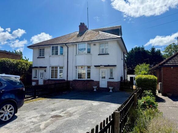 3 bed property, in Pwllhobi, £295,000