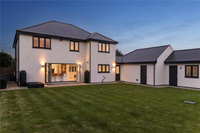 5 bed property, in Eastfield Lane, £875,000