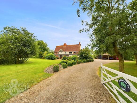 5 bed property, in Semere Green, £950,000