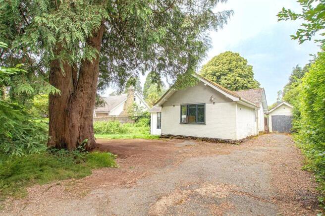 3 bed property, in The Drive, £625,000