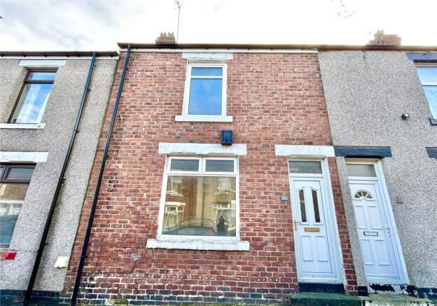 2 bed property, in Thomas Street, £30,000