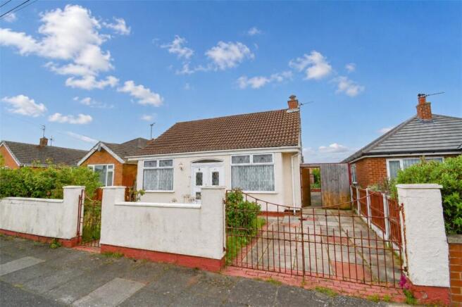 2 bed property, in Hardie Avenue, £230,000