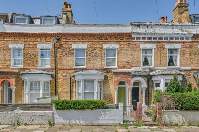 3 bed property, in Torrens Road, £950,000