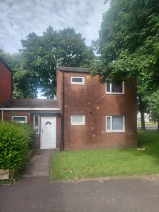 3 bed property, in Wellington Court, £150,000