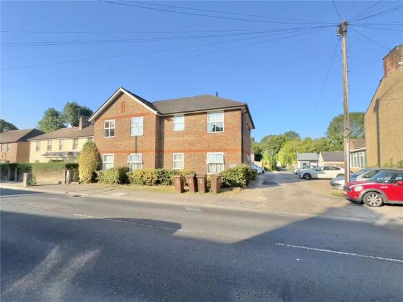 2 bed property, in Park Street, £295,000