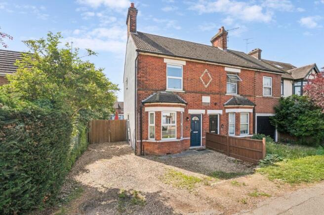 3 bed property, in Ampthill Road, £415,000