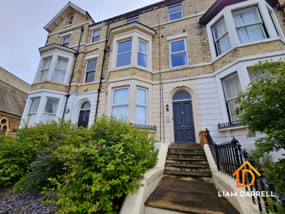 2 bed property, in Trinity Road, £140,000