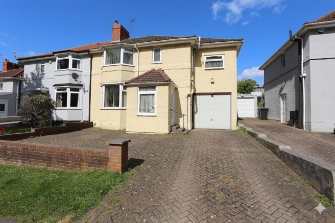 4 bed property, in Portway, £385,000