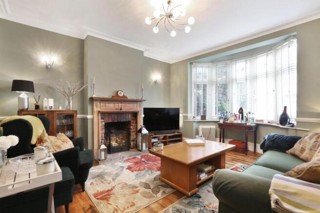 3 bed property, in Maclean Road, £875,000