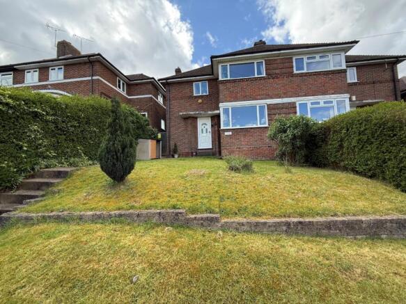 3 bed property, in Totternhoe, £430,000