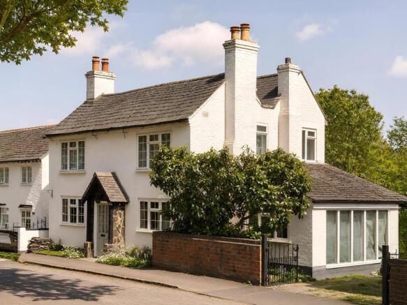 3 bed property, in Francon House, £799,950