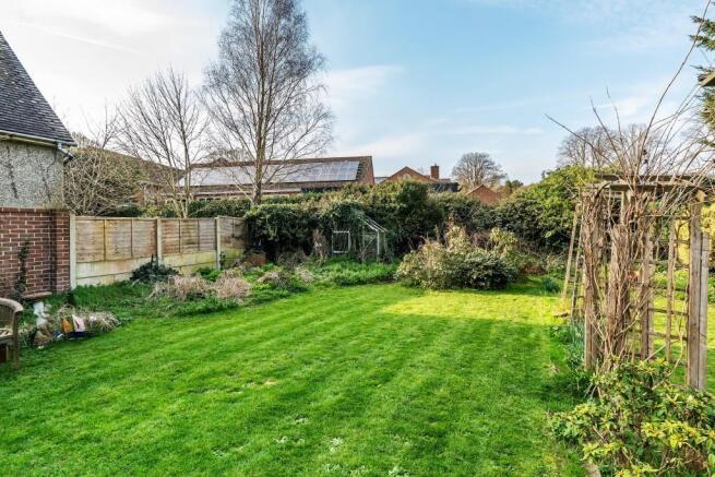 3 bed property, in Croft Avenue, £824,995